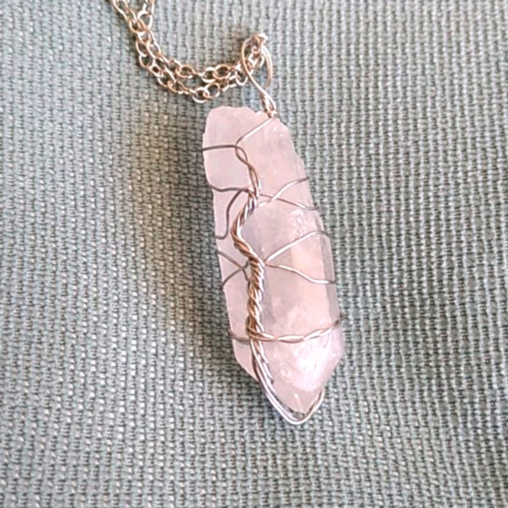 BEAUTIFUL WHITE WIRE WRAPPED CRYSTAL - Picture 2 of 7